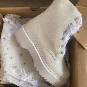 Molly White Glitter Platform Docs